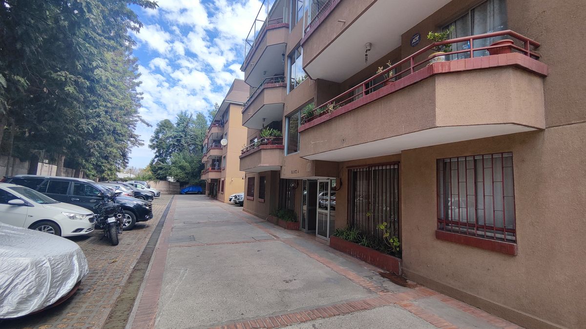 Departamento amplio a pasos de Av Tobalaba